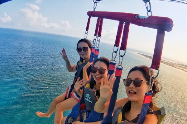 沖縄・慶良間・パラセーリング】空から眺めるケラマブルー 4便