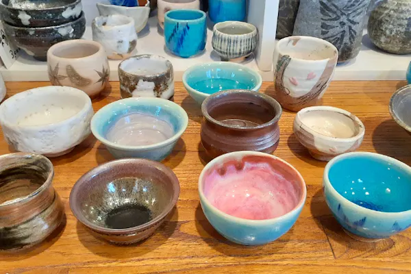 三重・鈴鹿・陶芸ろくろ】鈴鹿サーキット直ぐ！500年前スタイルで絵付