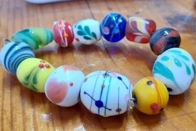 三重・鈴鹿・とんぼ玉体験】マンツーマンでとんぼ玉2個制作。色ガラス