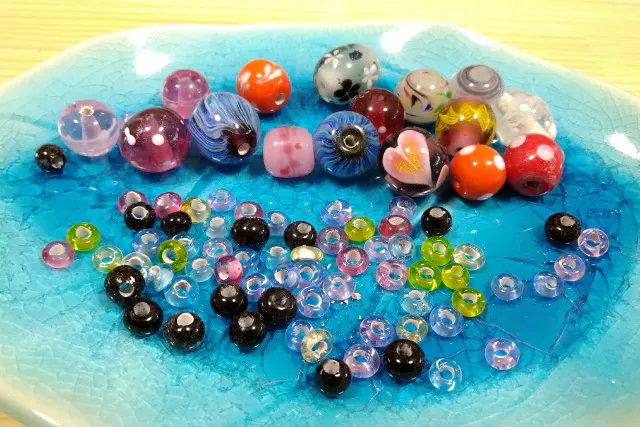 三重・鈴鹿・とんぼ玉体験】マンツーマンでとんぼ玉2個制作。色ガラス