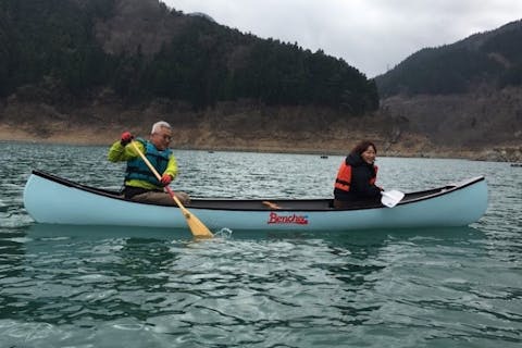 【埼玉・秩父・カヌー】＜冬季限定プラン＞おひとり様貸切り限定！冬の湖で気軽にカナディアンカヌーを体験しよう！ウィンターおひとり様コース