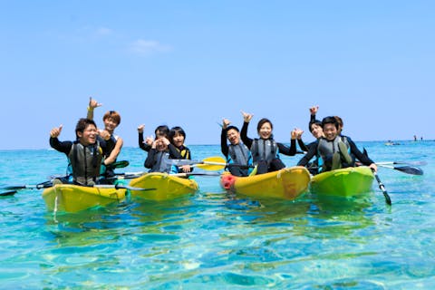 【当日予約OK！恩納村発】目指せ！隠れ家ビーチへ上陸！箱メガネで覗く水中の世界は必見☆2歳～ご参加OK♪ファミリーやカップルに人気！！