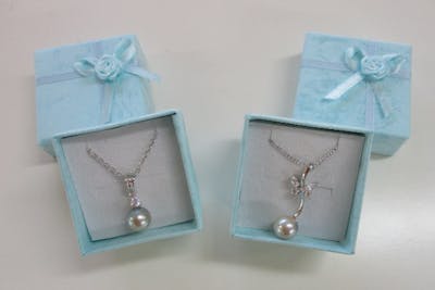 伊勢志摩・手作りペンダント】真珠取り出し体験付き！パールペンダント