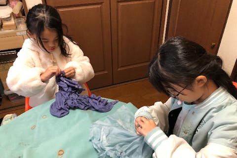 【奈良・大和郡山・草木染め】ギュッと挟んで縛って出来上がり。絞り染め（1枚）