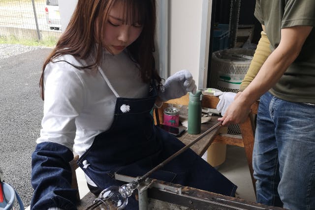 【長野・安曇野・吹きガラス体験】当店人気ナンバーワンの吹きガラス体験！！リンゴも作れる♪