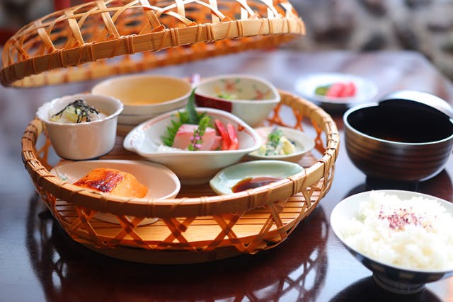 【新潟・加茂・ホテルランチ】趣ある町家づくりで、本格的な日本料理を堪能