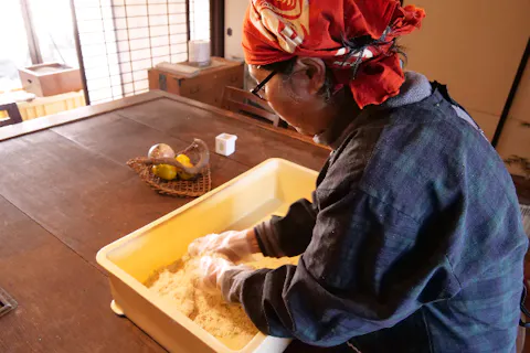 長野 茅野 手作り味噌 自然を感じる特別な時間をご案内 焚き火で作る味噌作り アソビュー