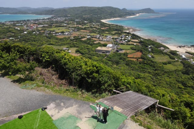 奄美大島【北コース】ガイドツアー！ドローン空撮写真の無料プレゼントあり＜水間黒糖工場・奄美大島紬村・2つの海が見える丘・ハートロック・土盛海岸・あやまる岬＞※お一人様も可能