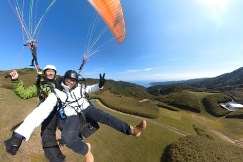 【静岡・伊東・パラグライダー】オーシャンビュー！お誕生日割引プラン。＜大空を満喫パラグライダータンデムフライト＞思い出に残る1日、オプションで360度カメラ撮影！
