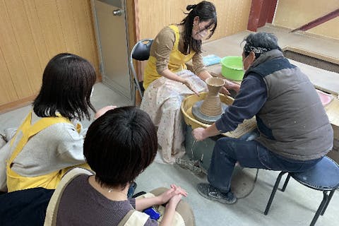 【山口・萩・電動ろくろ】土の柔らかな風合いが美しい萩焼を造る！萩焼電動ロクロ体験