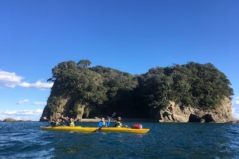 【和歌山県・シーカヤック】無人島に上陸！シーカヤック探検ツアー