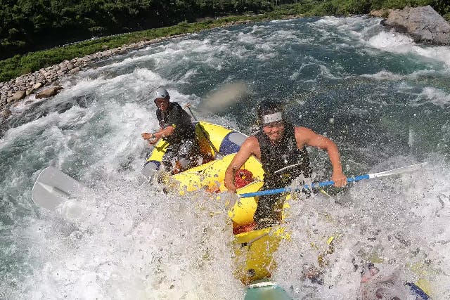 (株)nagaragawa rafting&outdoors nalu nani:【岐阜・郡上・ラフティング】ファミリーに大人気!長良川ラフティング半日体験
