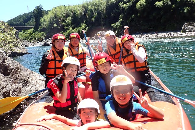 (株)nagaragawa rafting&outdoors nalu nani:【岐阜・郡上・ラフティング】ファミリーに大人気!長良川ラフティング半日体験