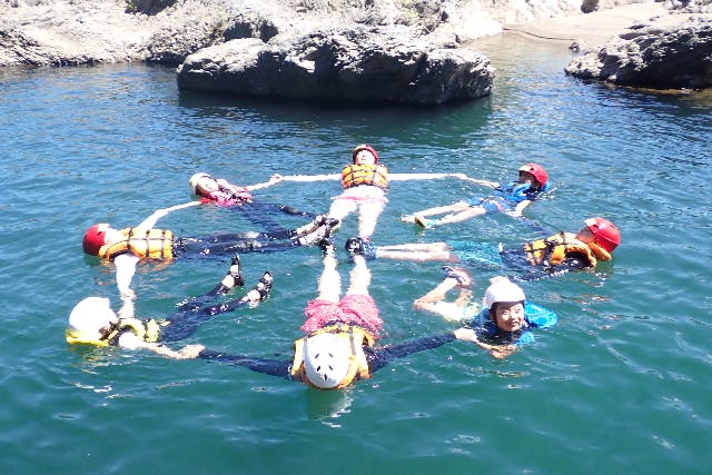 (株)nagaragawa rafting&outdoors nalu nani:【岐阜・郡上・ラフティング】ファミリーに大人気!長良川ラフティング半日体験