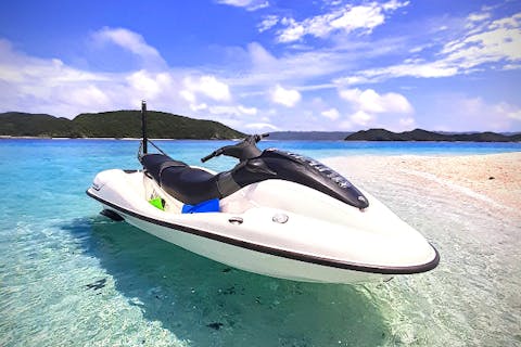 【沖縄・座間味・水上バイク】水上バイクやプレジャーボート等でシュノーケリングや！島巡り等々！変幻自在のスペシャル体験プラン