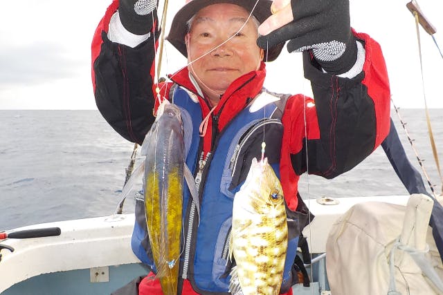 【沖縄・那覇・船釣り】釣りデビューも歓迎！サンゴ礁でトロピカルフィッシング