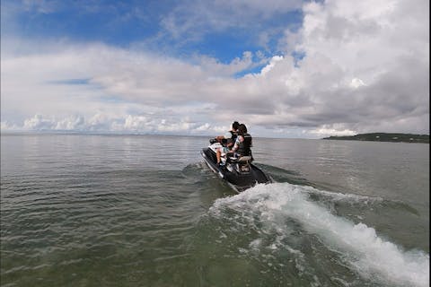 【沖縄・今帰仁・水上バイク】インストラクターのガイド付き！ジェットスキーレンタル