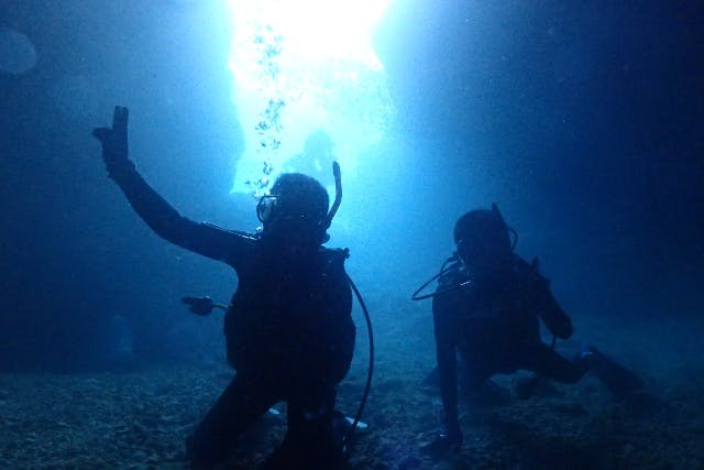 【沖縄・青の洞窟・体験ダイビング】初めての方におすすめ！気軽に沖縄体験ダイビング