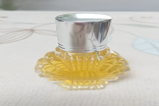 愛知 名古屋 調香体験 ブレンドして華やかな香りが楽しめるオードトワレ作り アソビュー