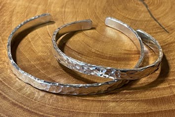 三重・松阪・シルバーアクセサリー】プレゼントにも最適！バングル作成