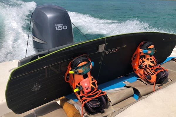 沖縄・石垣・ウェイクボード】石垣島でウェイクボード！煌めく海の上を