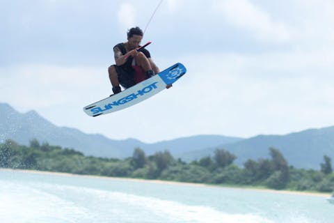 【沖縄・石垣・ウェイクボード】石垣島でウェイクボード！煌めく海の上を爽快に滑ろう