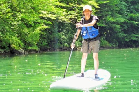 【東京・奥多摩・SUP】大自然と戯れて、ゆったりリラックス！白丸湖レイクSUP