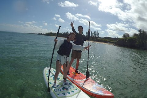 【沖縄・恩納村・SUP】青く透き通った海でのんびり癒やしのひととき！SUPツアー【写真・動画無料！】