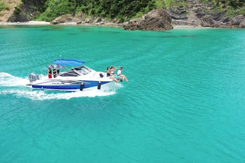 奄美大島南部・加計呂麻島【2時間で楽しめる加計呂麻島上陸＆クルージング】