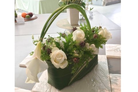 【神奈川・横浜・フラワーアレンジメント】心を贈る母の日ギフトBOXフラワー1個