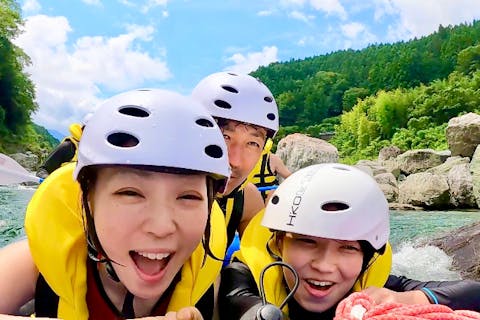 【徳島・吉野川・ラフティング】大歩危ツアー　大自然も激流も遊びつくせ！初心者から経験者まで激流をしっかり満喫！＜写真データもプレゼント＞