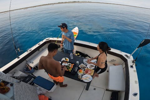 那覇 クルージング 船上パーティー その他の遊び体験 アソビュー 休日の便利でお得な遊び予約サイト