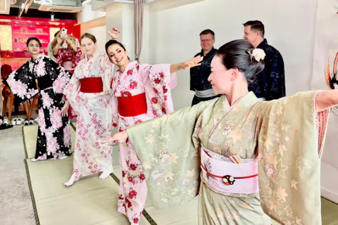 移転に伴い受付停止中【東京・浅草・伝統舞踊】初めての日本舞踊体験