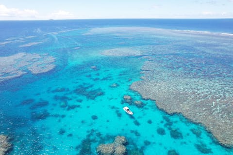 【沖縄・宮古島・シュノーケリング】船で行く！穴場スポットでシュノーケリングツアー