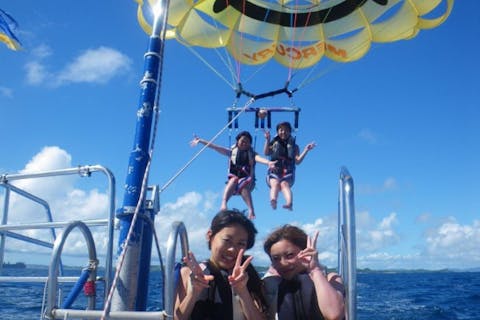 【沖縄・海中道路・パラセーリング】マリンレジャー2時間がセット！パラセーリング