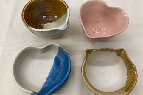 【奈良県・奈良市・電動ろくろ】気分は陶芸家！2個焼成　2色使い　電動ろくろ体験