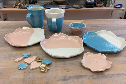 【奈良県・奈良市・手びねり】時間内にできたものは全て焼成！手びねり（粘土1kg）