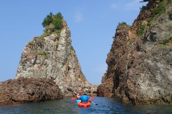 兵庫・居組・シーカヤック】絶景が広がる日本海でシーカヤック体験｜アソビュー！