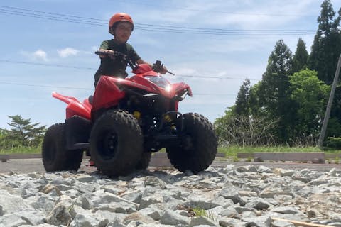 【兵庫・養父・バギー】10歳から1人乗りOK！標高850mのハチ高原 舗装された安心安全な「ファミリーコース」