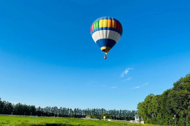 【北海道・十勝・熱気球】空を飛ぶ醍醐味を存分に堪能！フリーフライト体験型コース