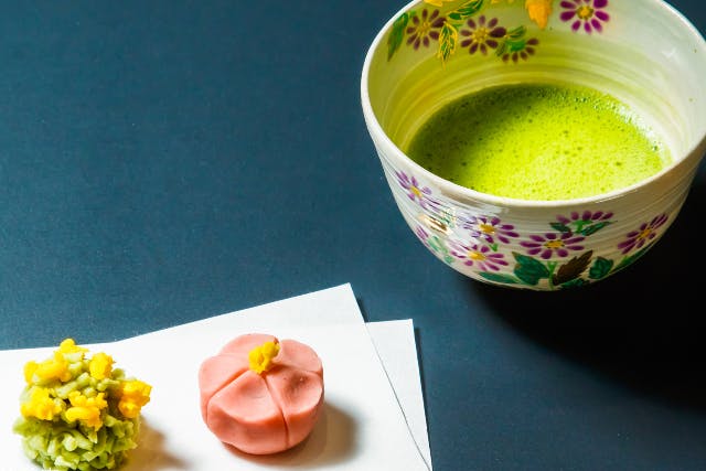 【東京・神田・茶道教室】自分で作る和の体験！お抹茶と練り切り和菓子2点体験コース