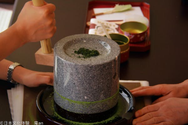 東京・神田・茶道教室】ひき茶の実演付き！お茶の世界が楽しめるお点前