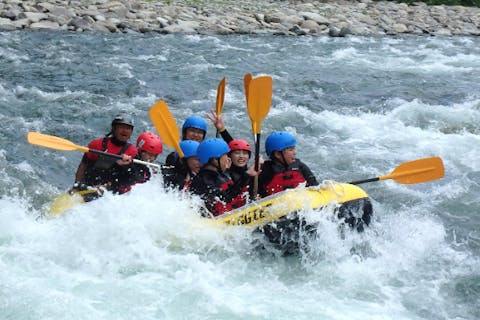 【群馬・みなかみ】春得4・5・6月限定ラフティング半日コース ６歳からシニア世代まで！