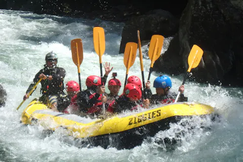 【群馬みなかみ】2026春ランチ付がお得☆ラフティング半日コース ！写真データ付♪