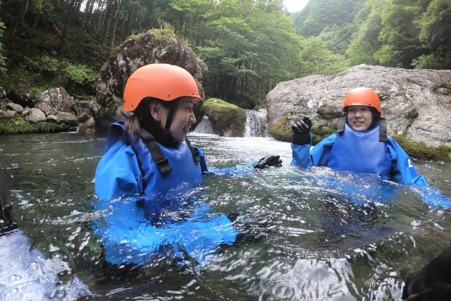 【奈良・吉野・キャニオニング】川遊びの楽しさをギュッと凝縮！アソビュー特別コース