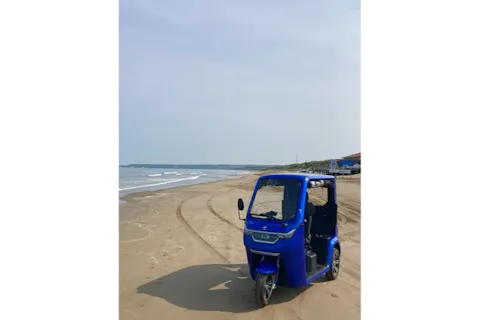 【石川・羽咋市・乗り物レンタル】屋外で開放的！最大3名まで乗れるEVトゥクトゥク3時間コース