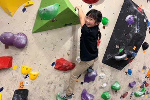 【埼玉・新座・親子でボルダリング】親子限定プランで一緒に楽しもう