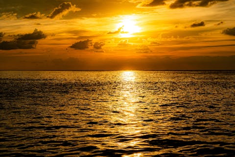 【石垣島・夕方】日本最高級のサンセットクルージング★涙を流す感動体験★当日申し込みOK★家族・カップルにおすすめ！