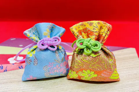 岡山県・岡山市・お香作り】天然100％の香原料でお守り香を作ろう 