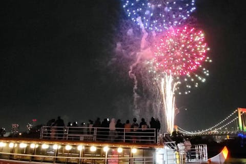 ＜5月24日＆5月25日限定！お台場花火プラン＞【乗合・屋形船】屋形船から花火＆ドローンショーを見上げる！東京・お台場で行われる未来型花火を楽しもう！